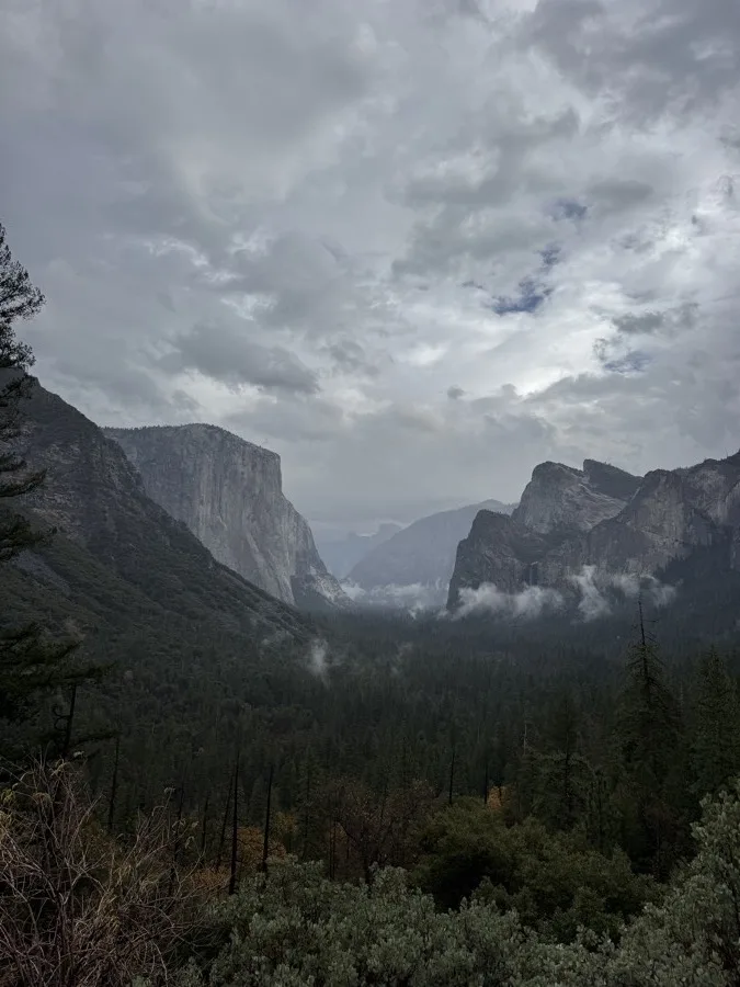 Tunnel View in Yosemite Valley, El Capitan on the left and cloud in the valley